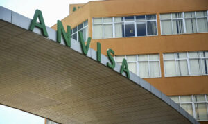 Anvisa suspende venda de manipulados irregulares