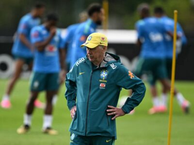 Ancelotti testa elenco inteiro contra Panamá