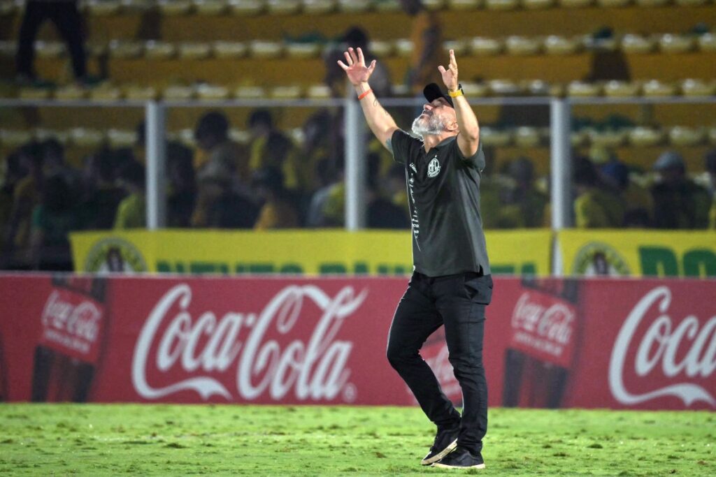 Fluminense perde para Mirassol e foge da liderança