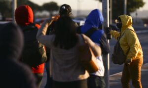 Frente fria traz temporais e ventos fortes ao Brasil nesta terça