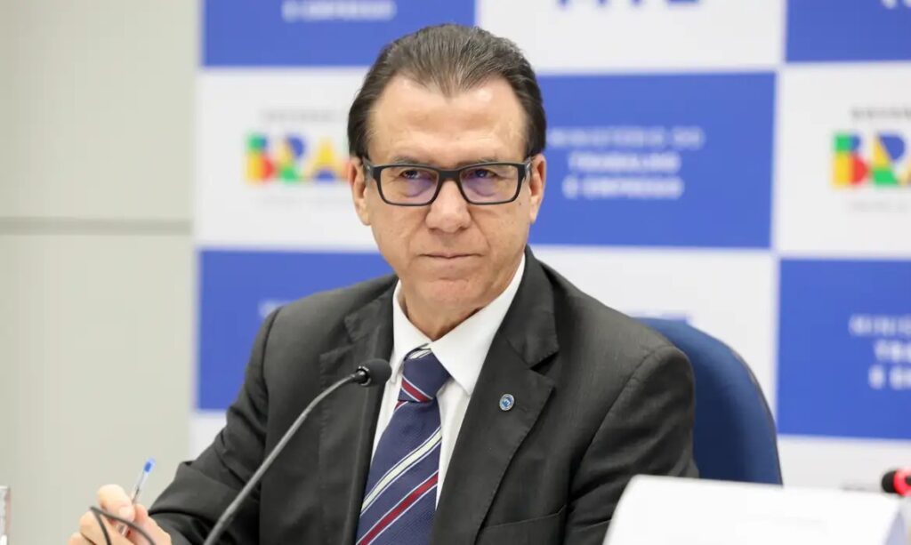 Marinho cobra Congresso sobre fim da 6x1 e trabalho por app
