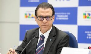 Marinho cobra Congresso sobre fim da 6x1 e trabalho por app