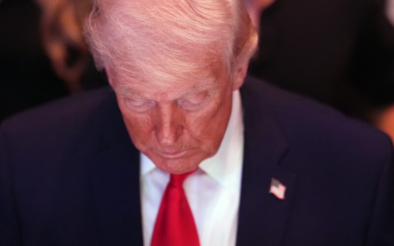 Trump provoca Irã com imagem de navios afundados: “Marinha iraniana”