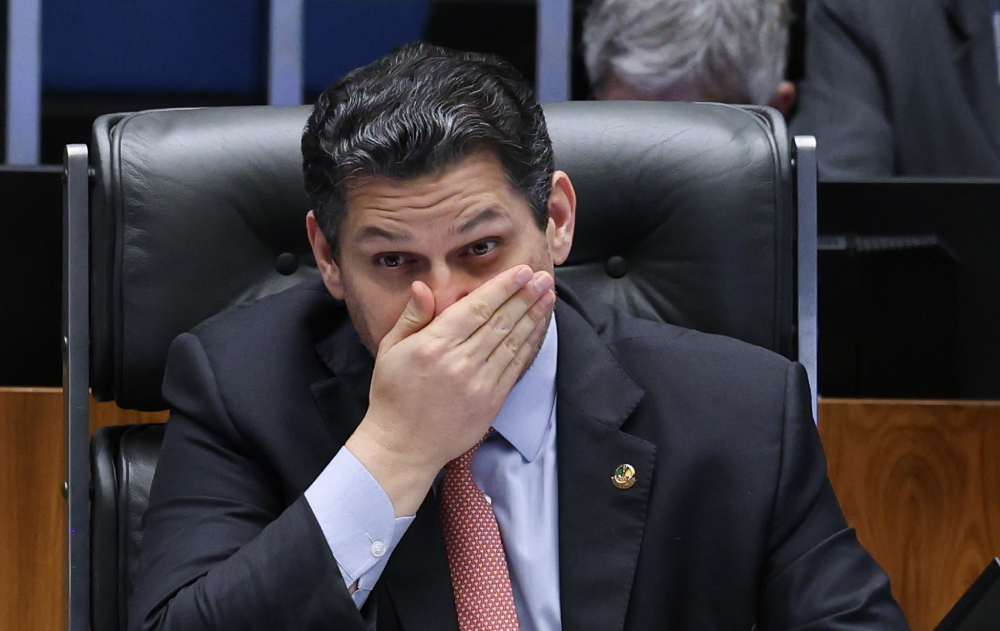 PEC 6x1 passará por comissões no Senado, diz Davi