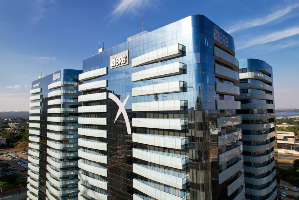 S&P rebaixa nota do BRB e cita riscos no plano de capitalização