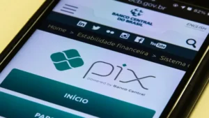 Lula sanciona lei do Pix Pensão e amplia divulgação do Ligue 180