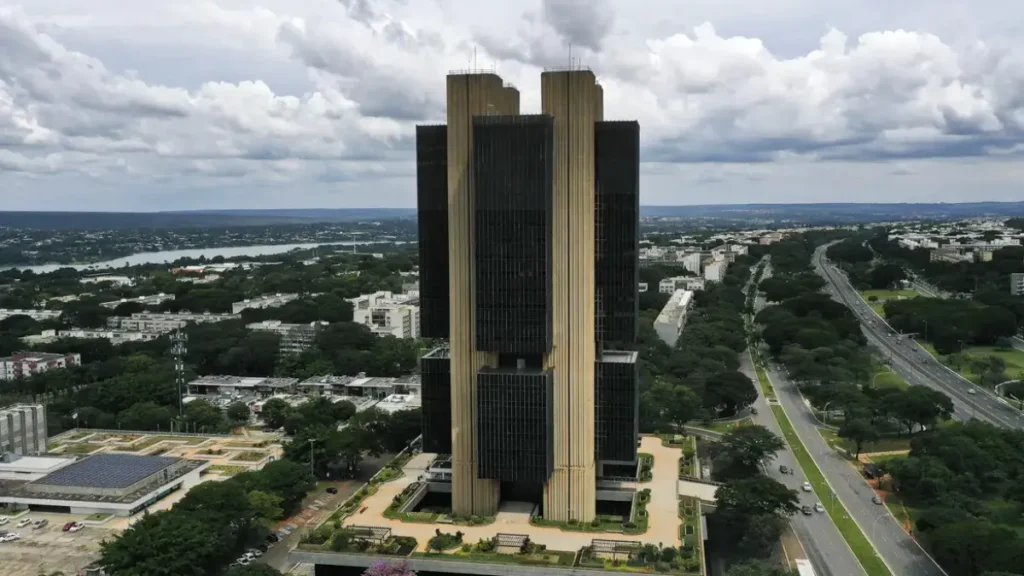 Banco Central corta Selic para 14% ao ano; Copom reduz juros pela 4ª vez