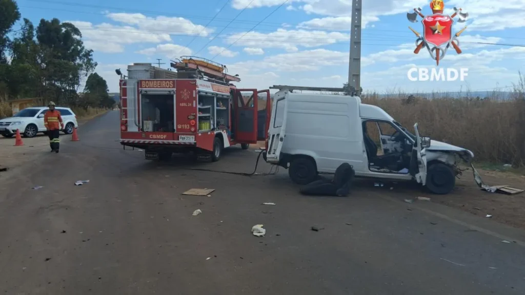 Acidente com carros deixa 4 feridos em Sobradinho