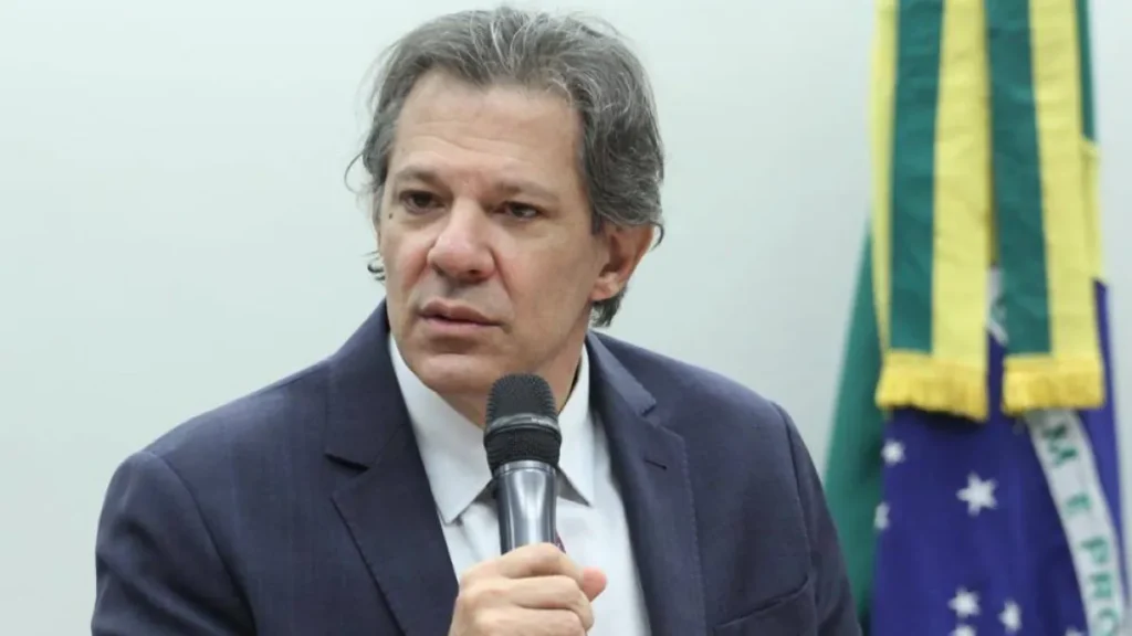 Haddad critica PM por seguir motorista de forma 'ostensiva' em SP